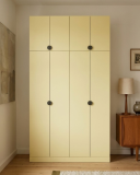 Wardrobe in Wanilia with shelves – made to measure