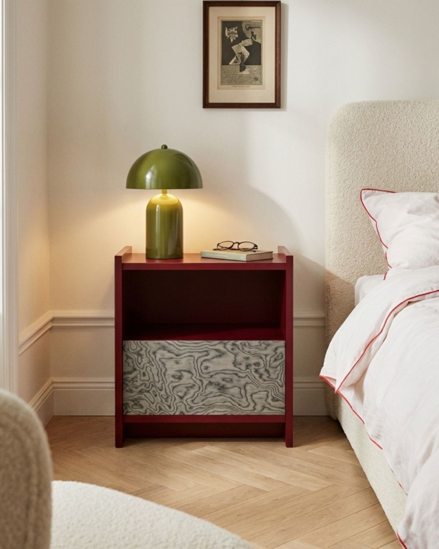 Bedside table in Burgund with drawers – made to measure